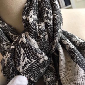 BN – Luxury Edition LUV Scarf 019