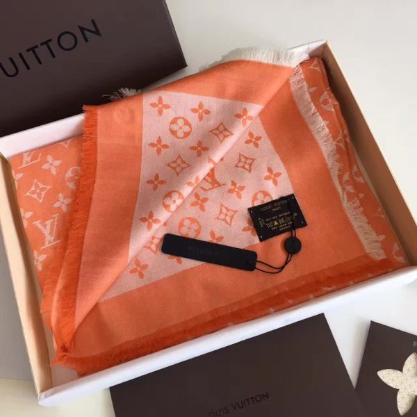 BN – Luxury Edition LUV Scarf 025