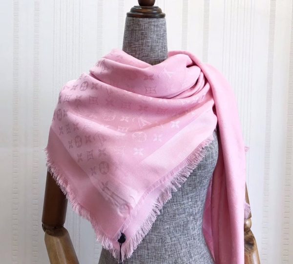 BN – Luxury Edition LUV Scarf 024