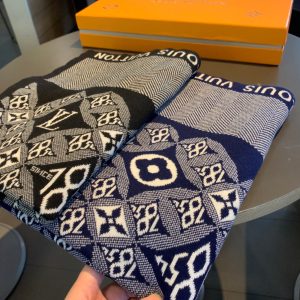 BN – Luxury Edition LUV Scarf 008