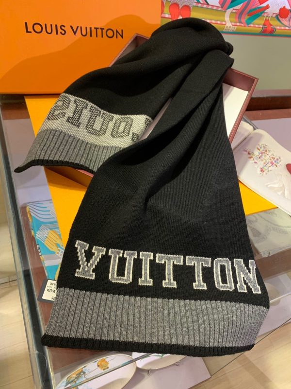 BN – Luxury Edition LUV Scarf 028