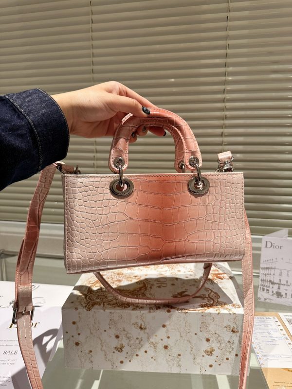 BN – New Luxury Bags DIR 372