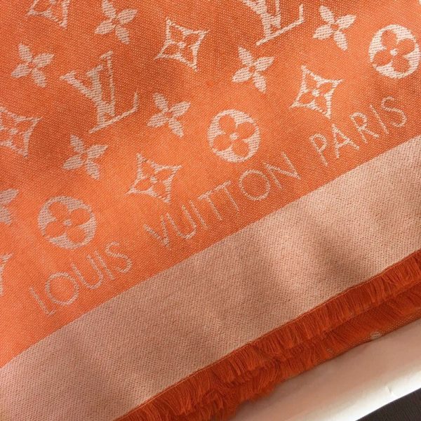 BN – Luxury Edition LUV Scarf 025