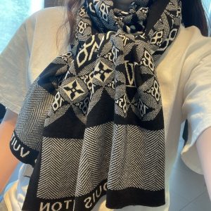 BN – Luxury Edition LUV Scarf 008