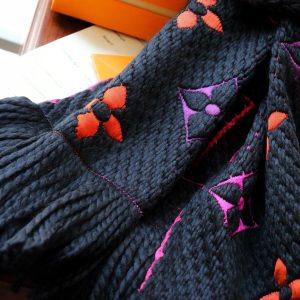 BN – Luxury Edition LUV Scarf 001