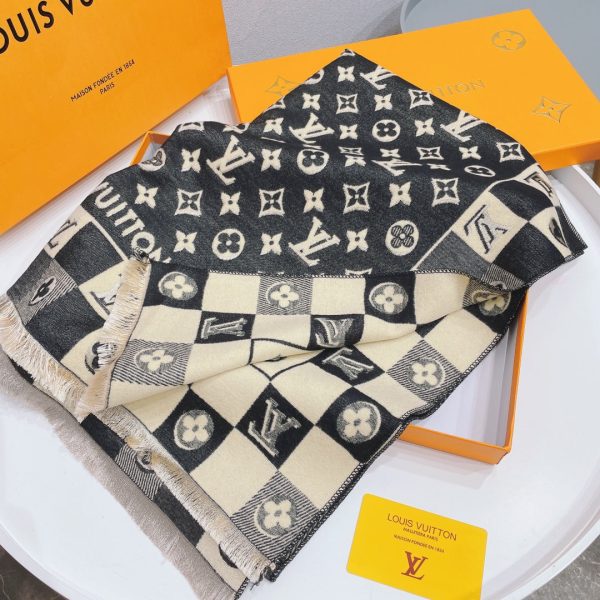 BN – Luxury Edition LUV Scarf 017