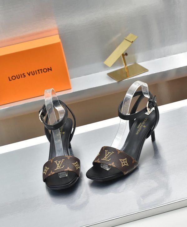 Designer LUV High Heel Shoes 003