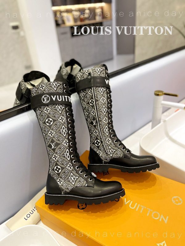 Designer LUV BOOTS 030