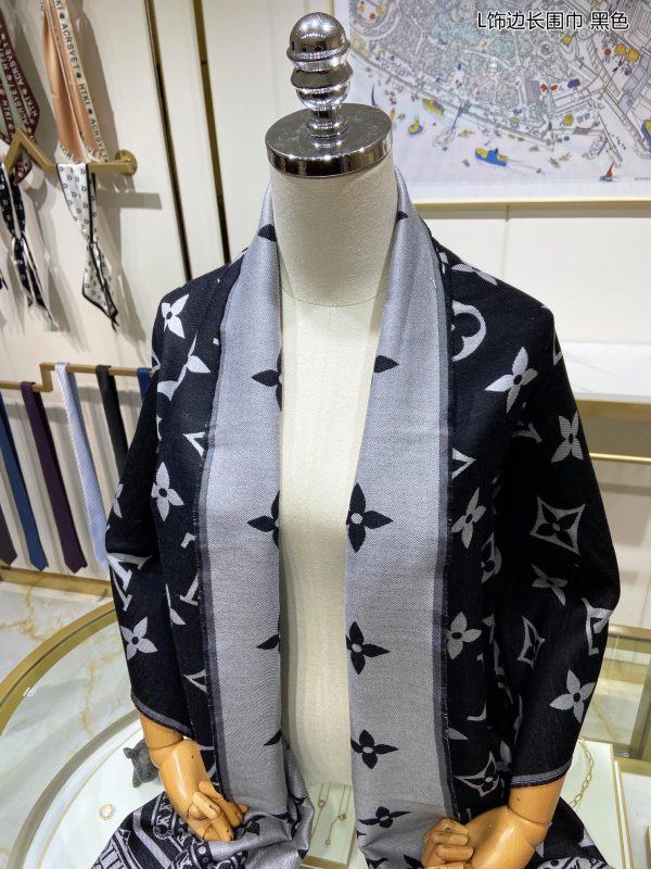 BN – Luxury Edition LUV Scarf 005