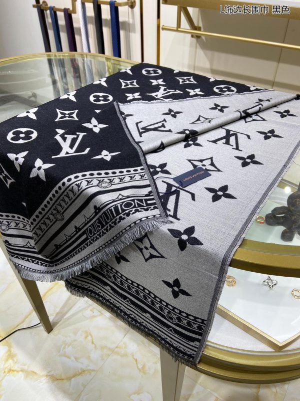 BN – Luxury Edition LUV Scarf 005