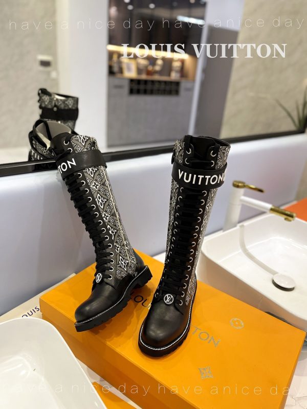 Designer LUV BOOTS 030