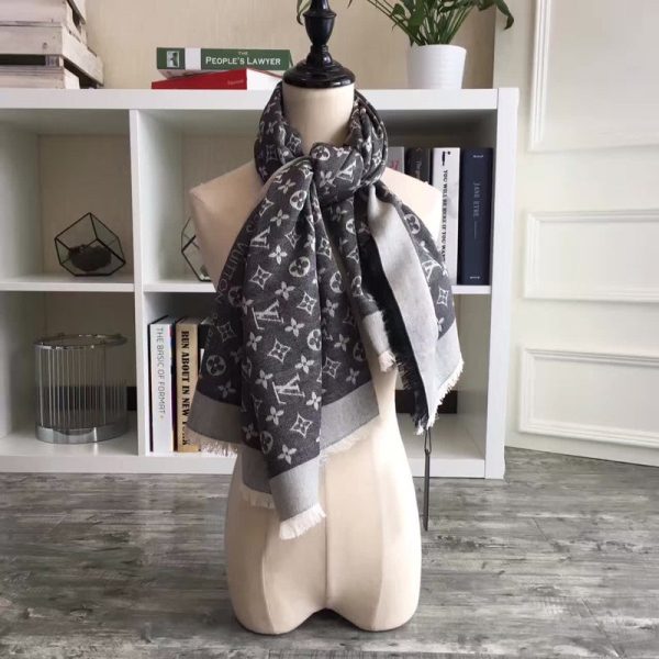 BN – Luxury Edition LUV Scarf 019