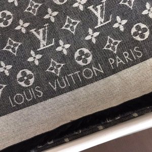 BN – Luxury Edition LUV Scarf 019