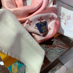 BN – Luxury Edition LUV Scarf 026