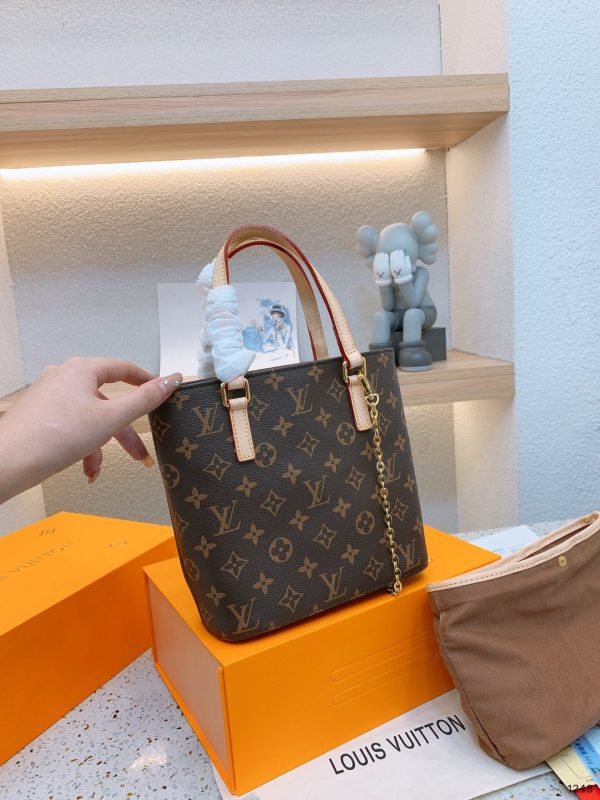 BN – Luxury Bags LUV 550