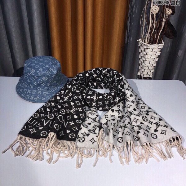 BN – Luxury Edition LUV Scarf 031