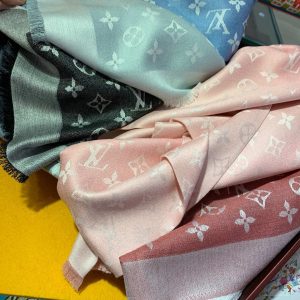 BN – Luxury Edition LUV Scarf 026