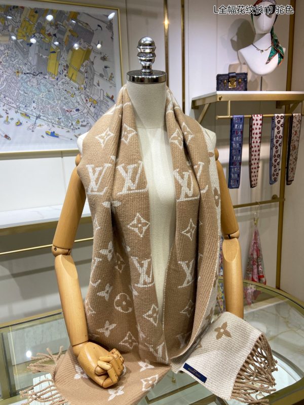 BN – Luxury Edition LUV Scarf 038