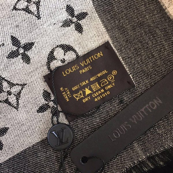 BN – Luxury Edition LUV Scarf 019