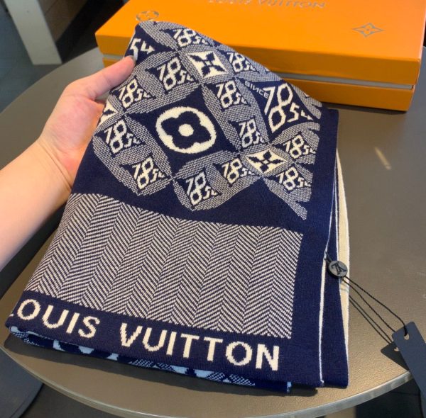 BN – Luxury Edition LUV Scarf 009