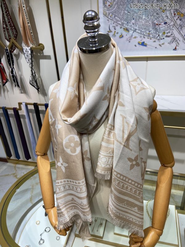 BN – Luxury Edition LUV Scarf 004