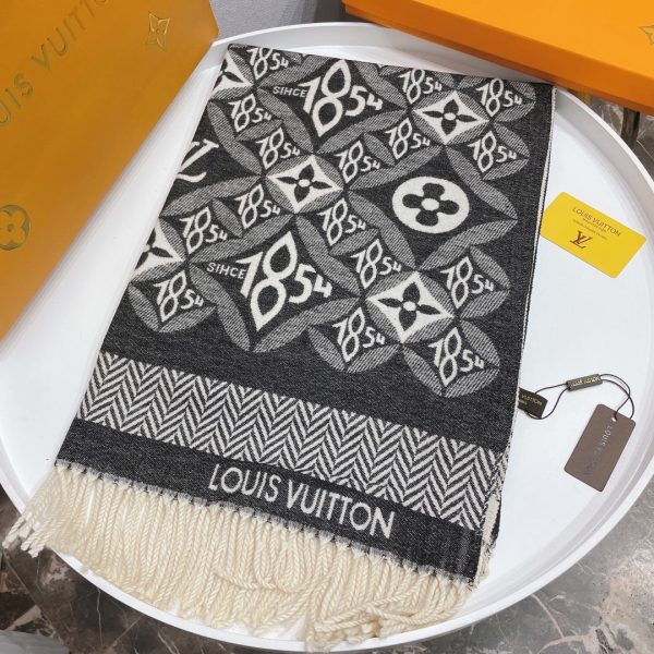 BN – Luxury Edition LUV Scarf 003