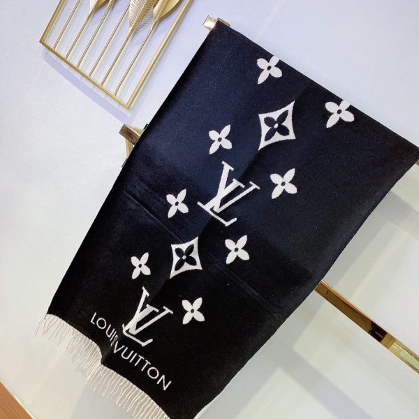 BN – Luxury Edition LUV Scarf 036