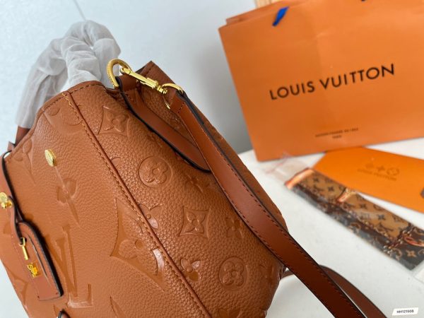 BN – Luxury Bags LUV 527