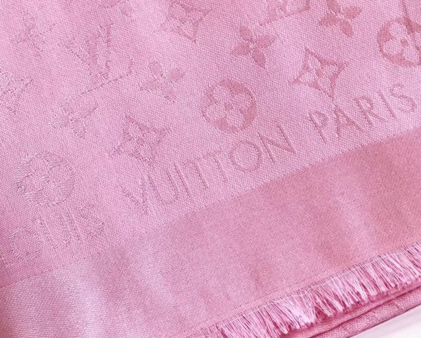 BN – Luxury Edition LUV Scarf 024