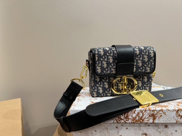 BN – New Luxury Bags DIR 360