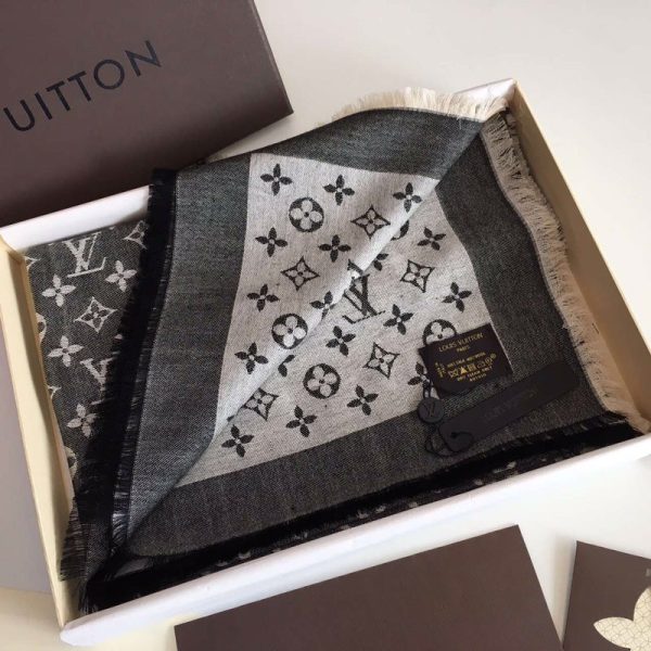 BN – Luxury Edition LUV Scarf 019