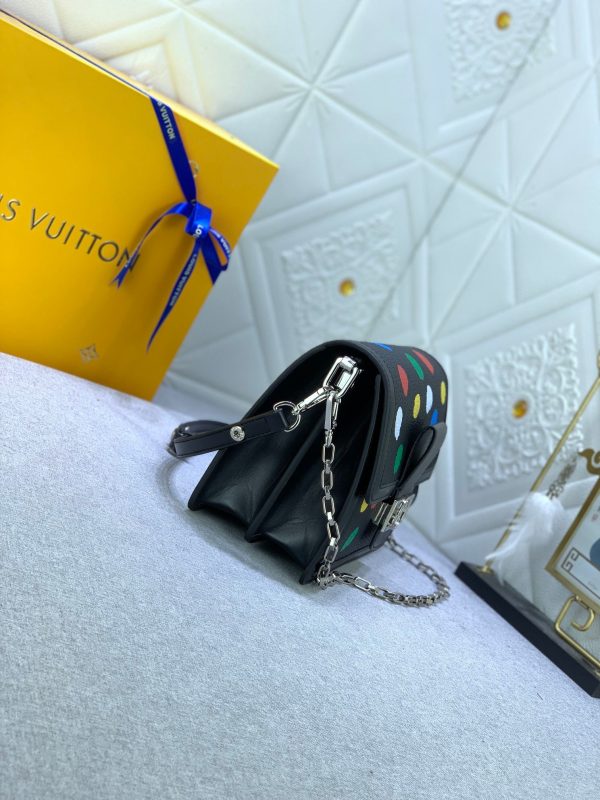 BN – Luxury Bags LUV 658