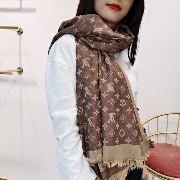 BN – Luxury Edition LUV Scarf 020