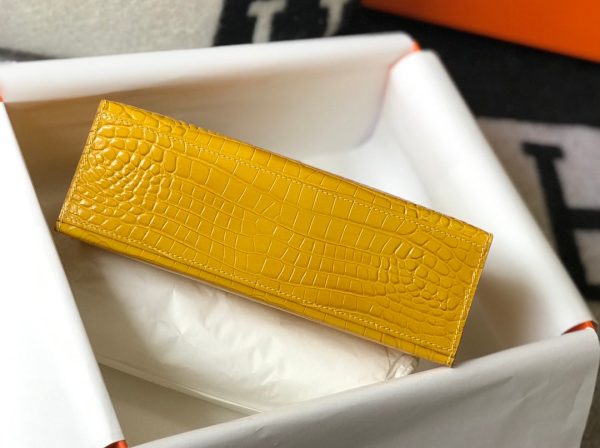 H MINI KELLY POCHETTE CROCODILE GOLD TONED HARDWARE YELLOW 22CM