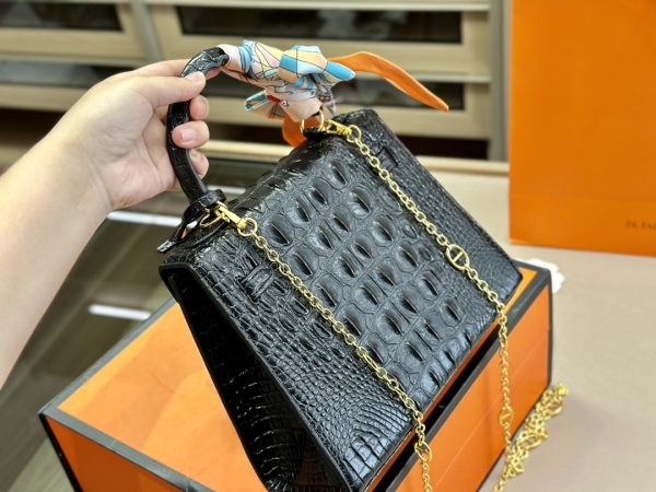 H KELLY CROCODILE BLACK 25CM